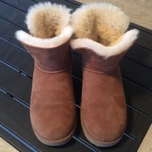 Ugg short boots